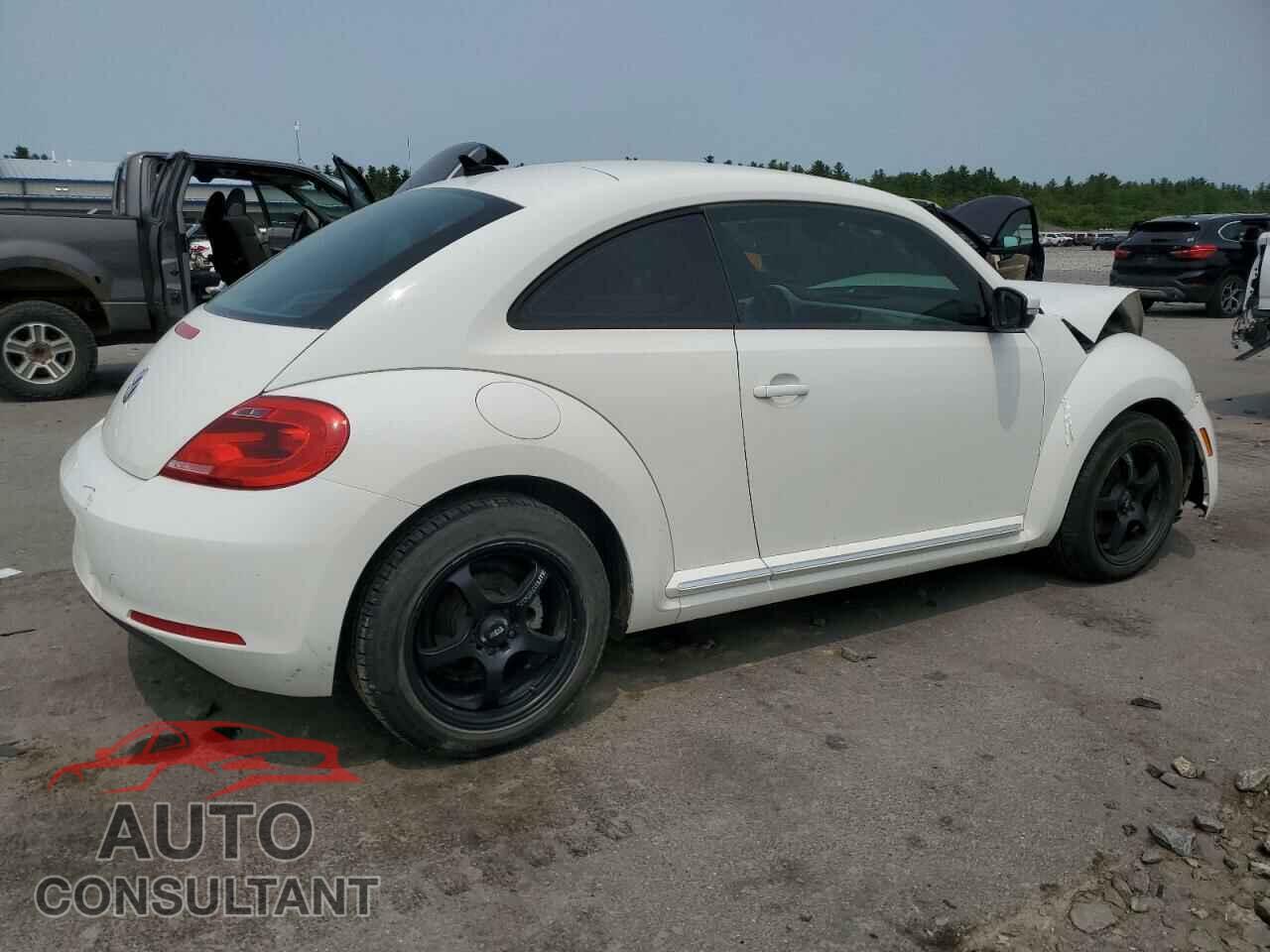 VOLKSWAGEN BEETLE 2014 - 3VWJP7AT2EM608914