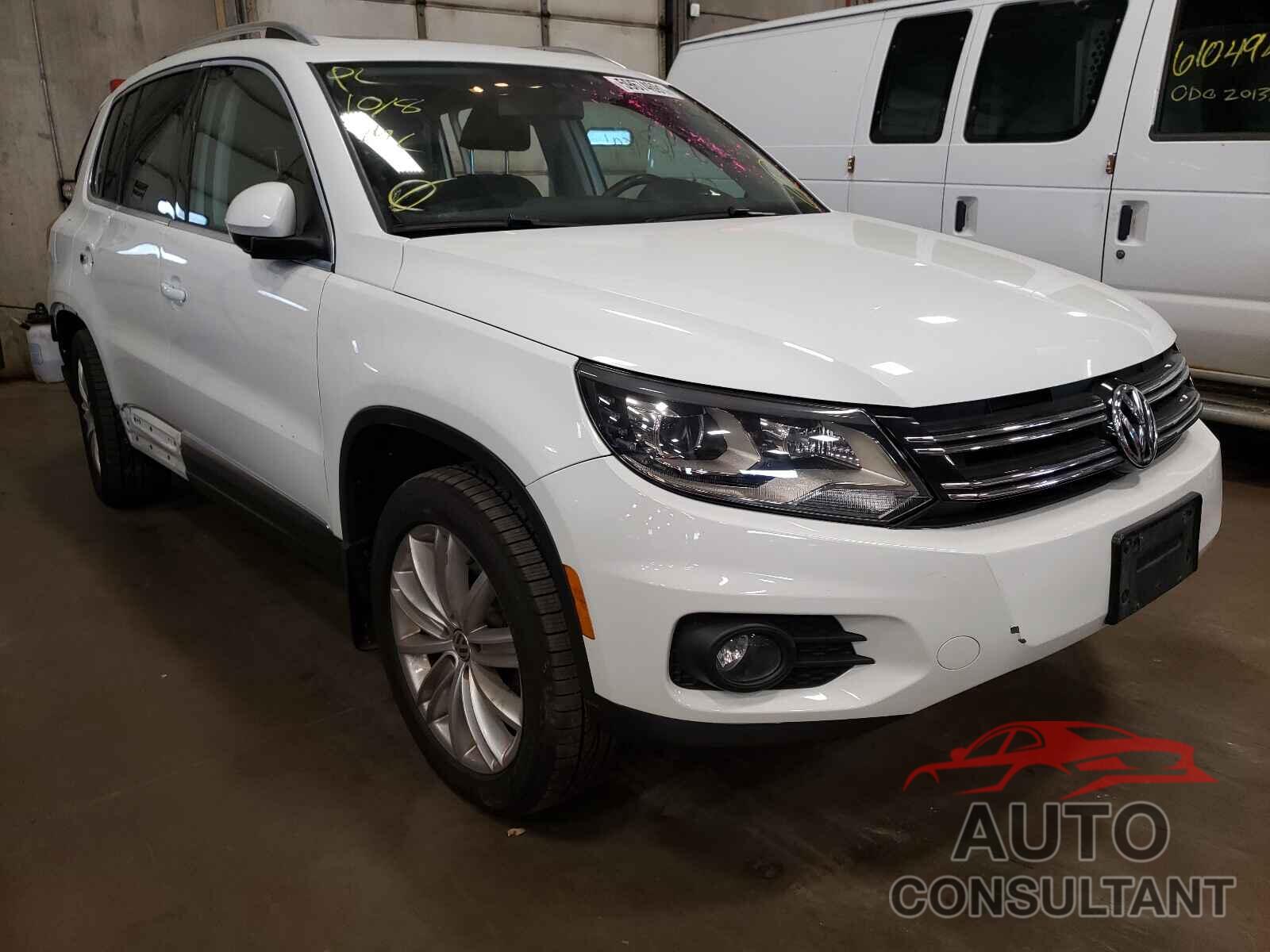 VOLKSWAGEN TIGUAN 2016 - WVGBV7AXXGW613700