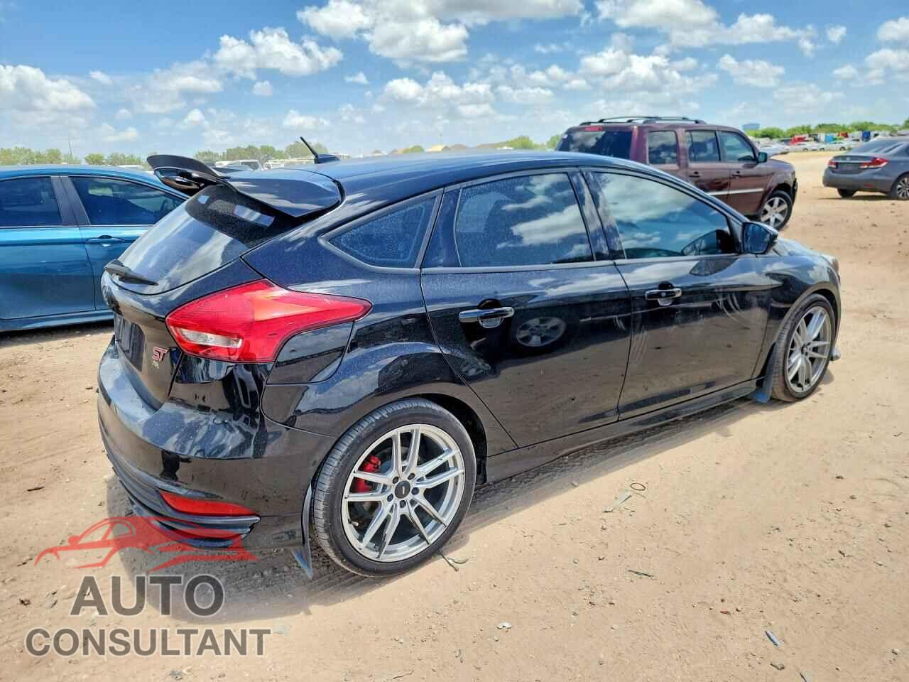 FORD FOCUS 2018 - 1FADP3L91JL332575