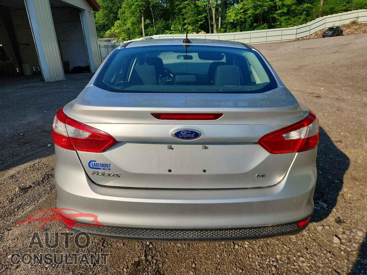 FORD FOCUS 2014 - 1FADP3F28EL401752