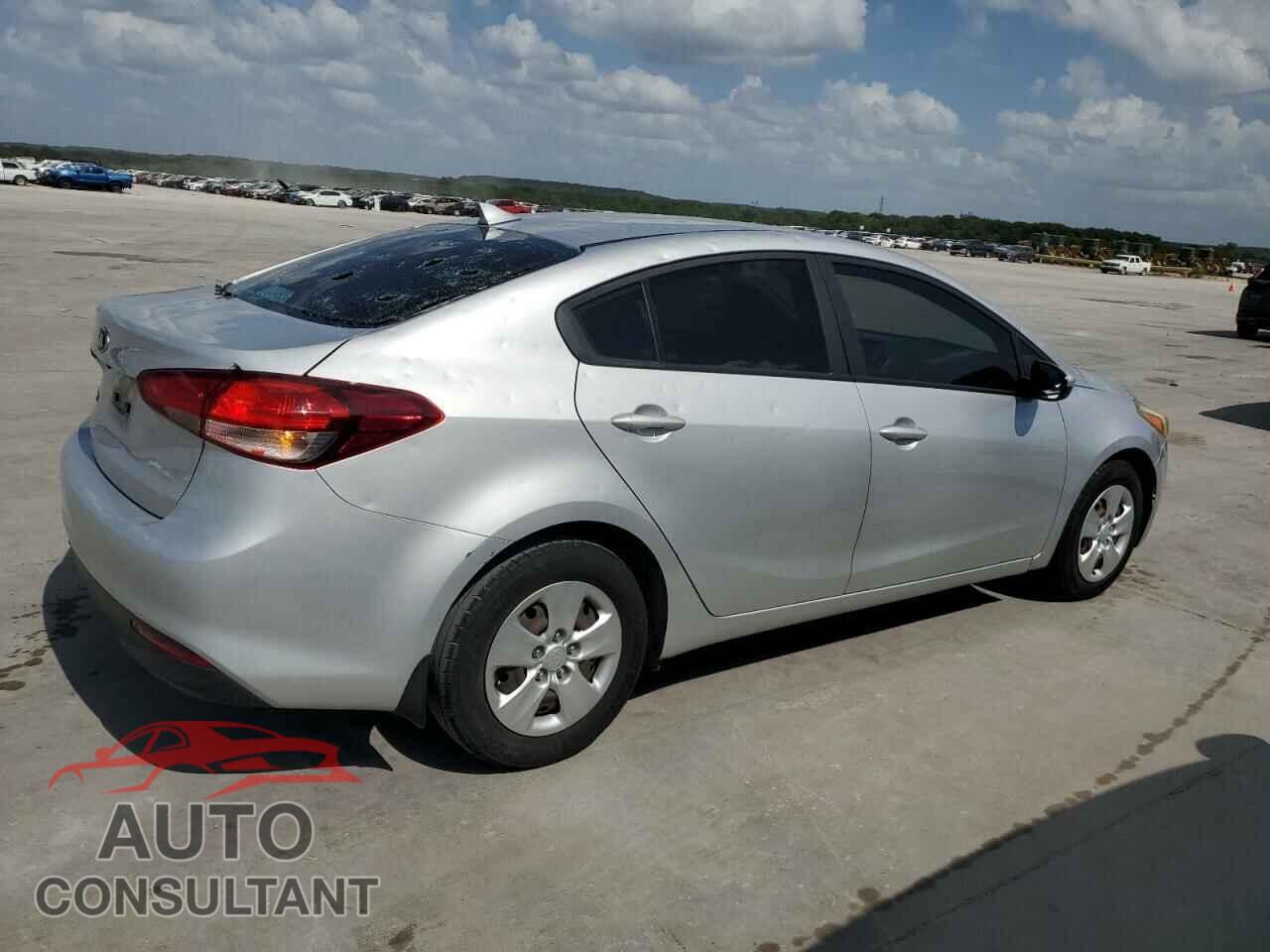 KIA FORTE 2018 - 3KPFK4A77JE193263