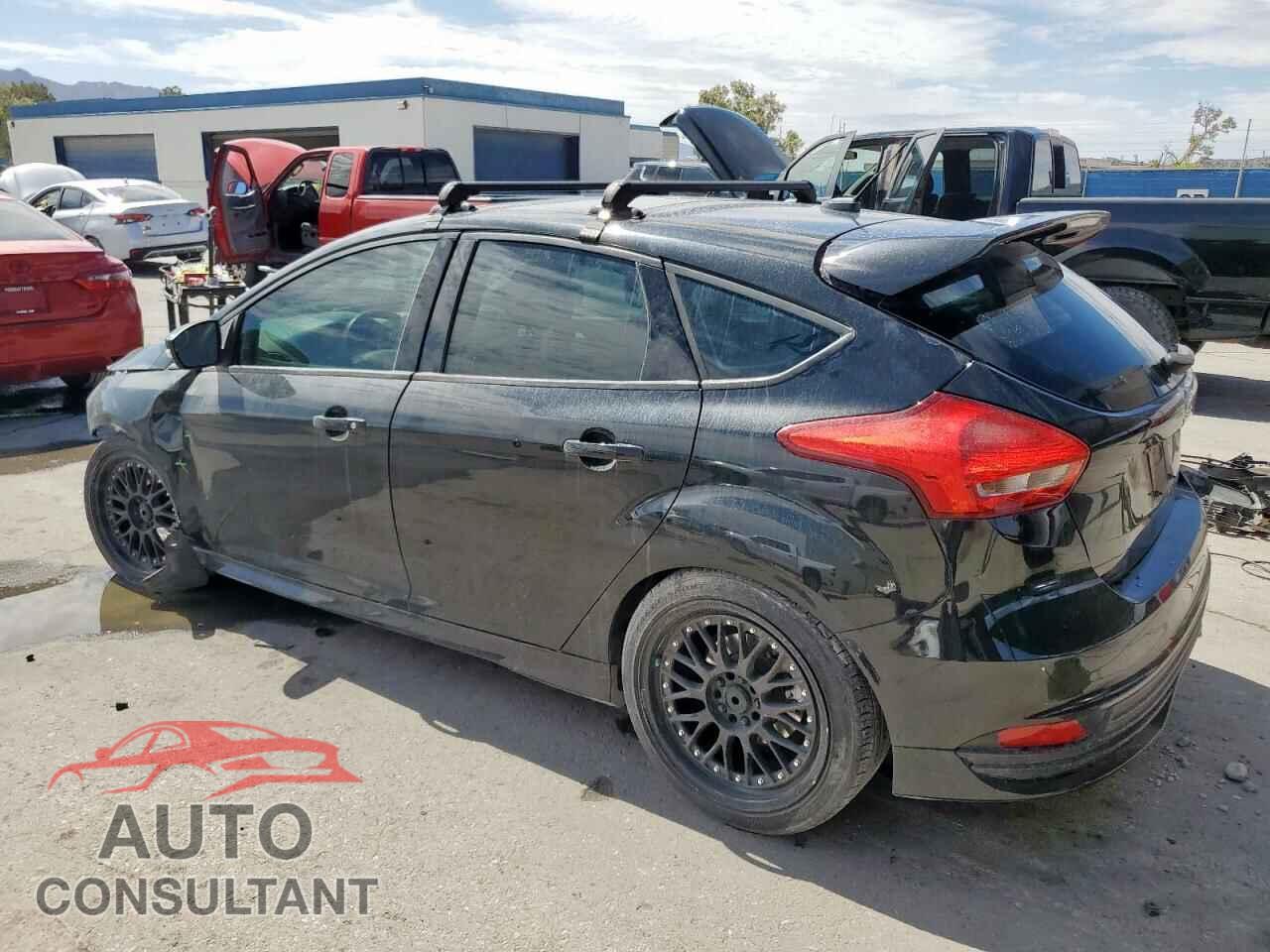 FORD FOCUS 2015 - 1FADP3L93FL357503