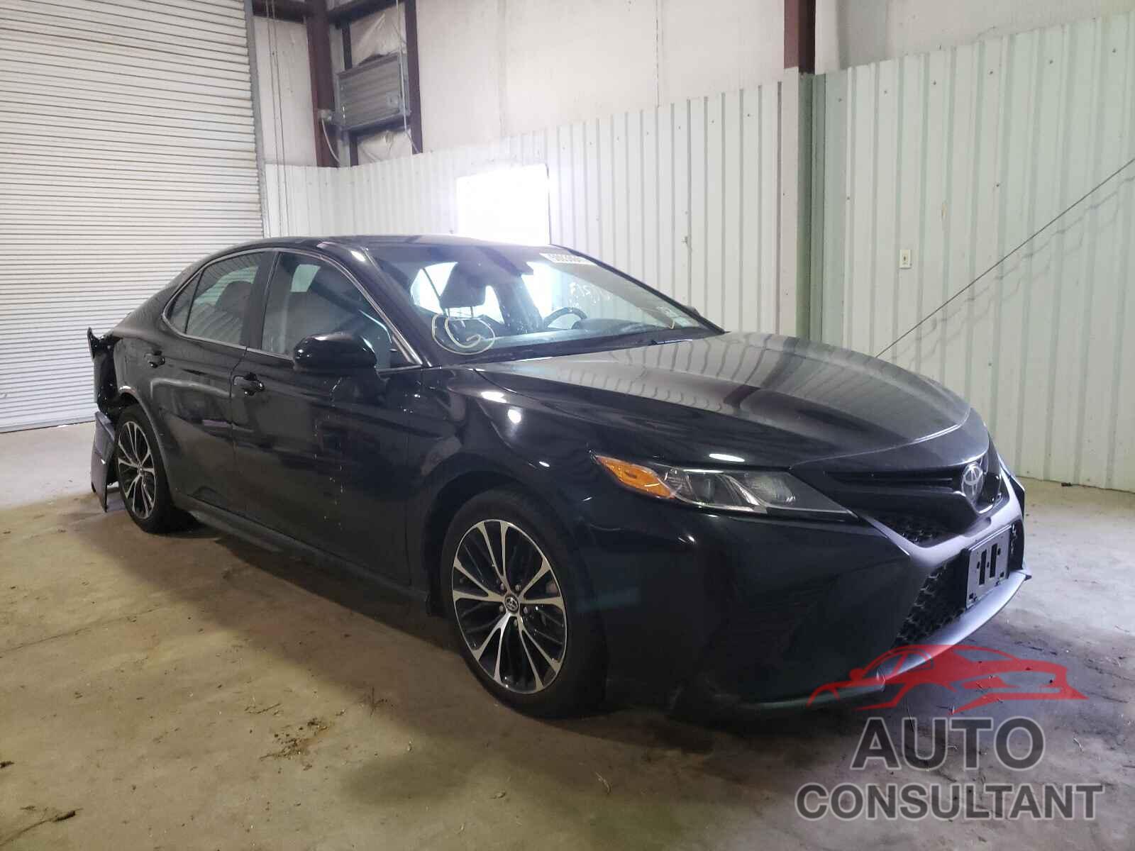 TOYOTA CAMRY 2018 - 4T1B11HK3JU060975