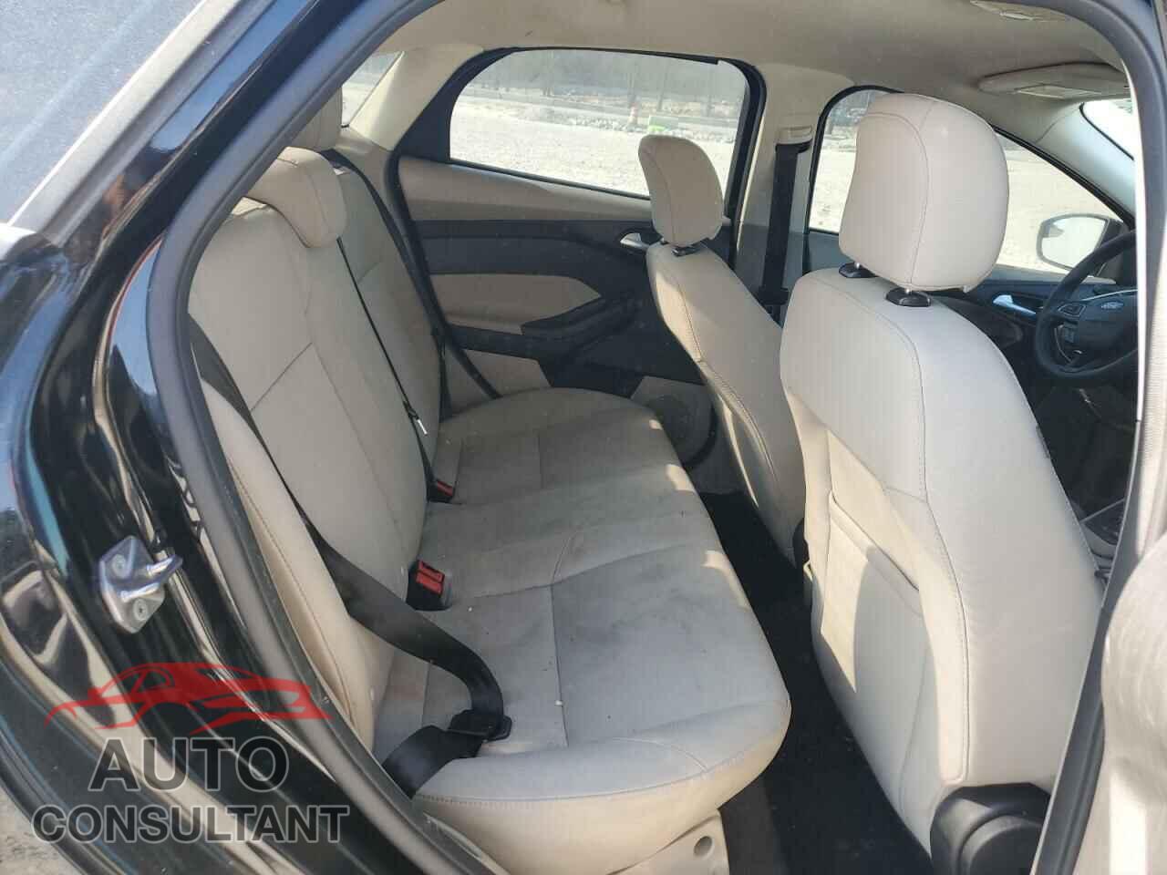 FORD FOCUS 2017 - 1FADP3F26HL331253