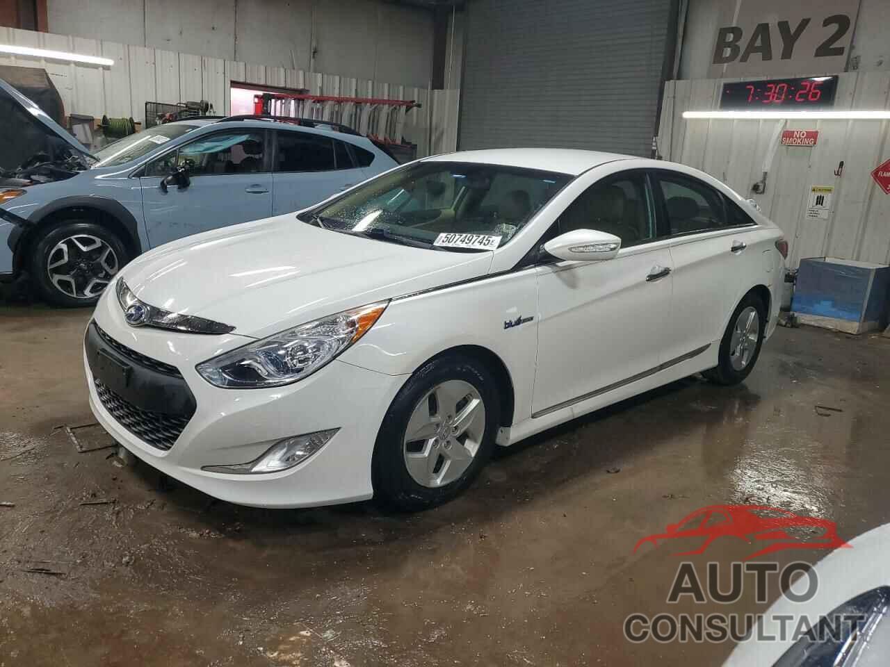 HYUNDAI SONATA 2012 - KMHEC4A48CA054484