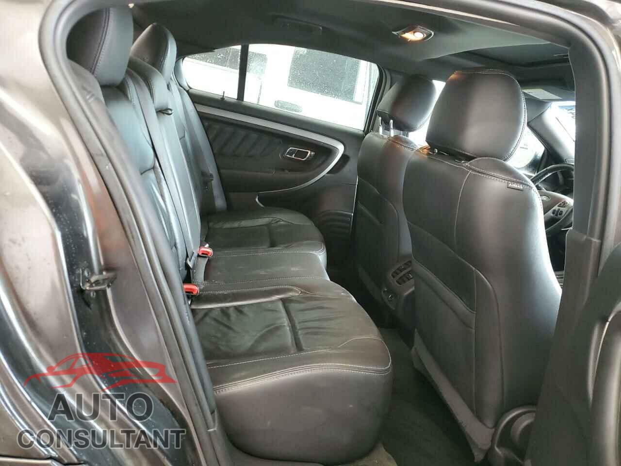 FORD TAURUS 2018 - 1FAHP2E80JG122834
