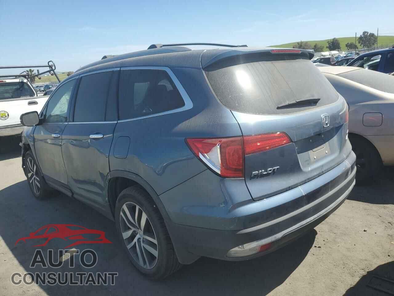 HONDA PILOT 2017 - 5FNYF6H95HB008521