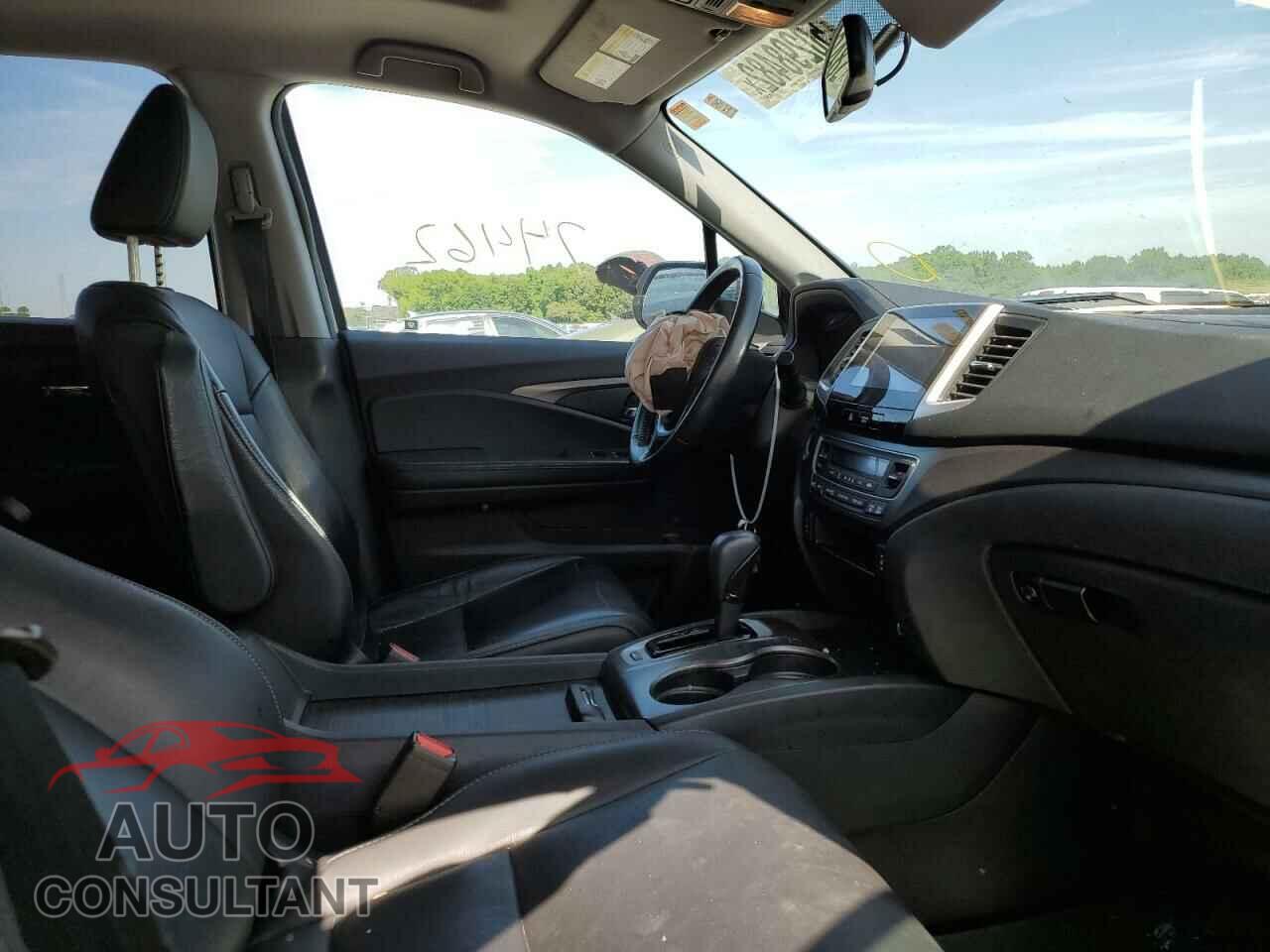 HONDA PILOT 2017 - 5FNYF6H72HB071400
