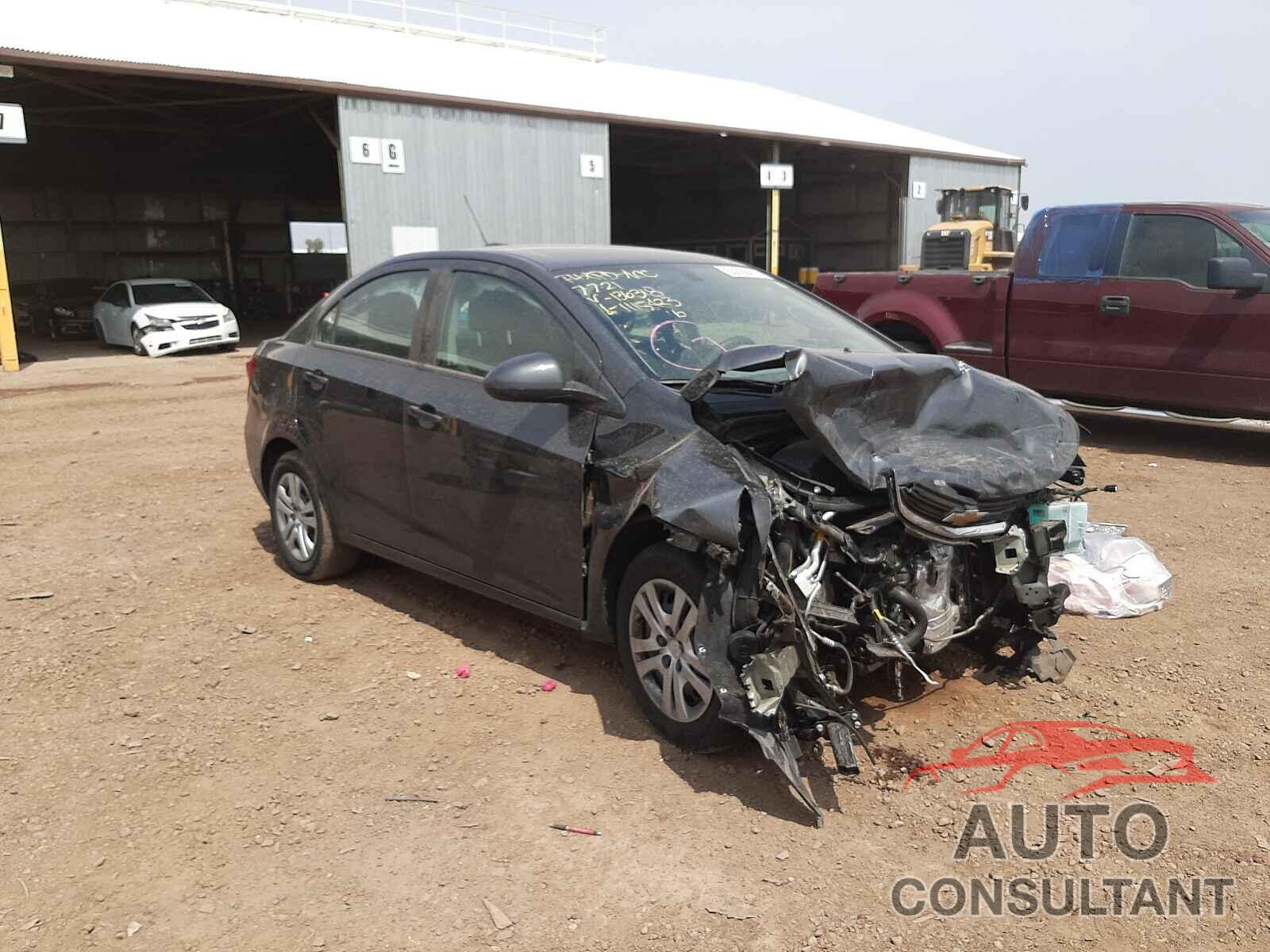 CHEVROLET SONIC 2018 - 1G1JB5SH5J4136318