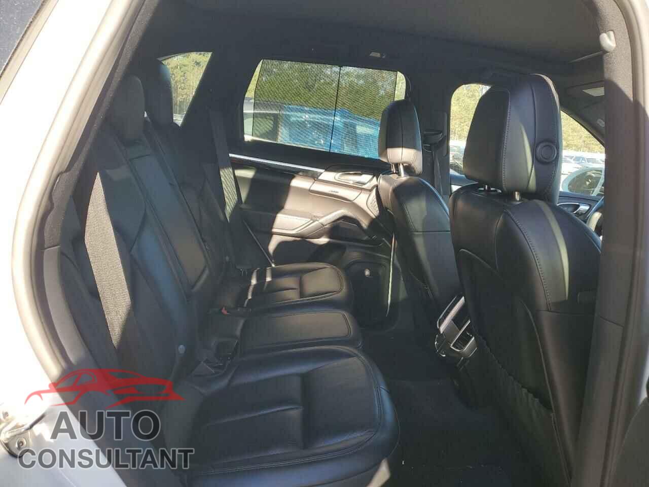 PORSCHE CAYENNE 2017 - WP1AA2A23HKA91129