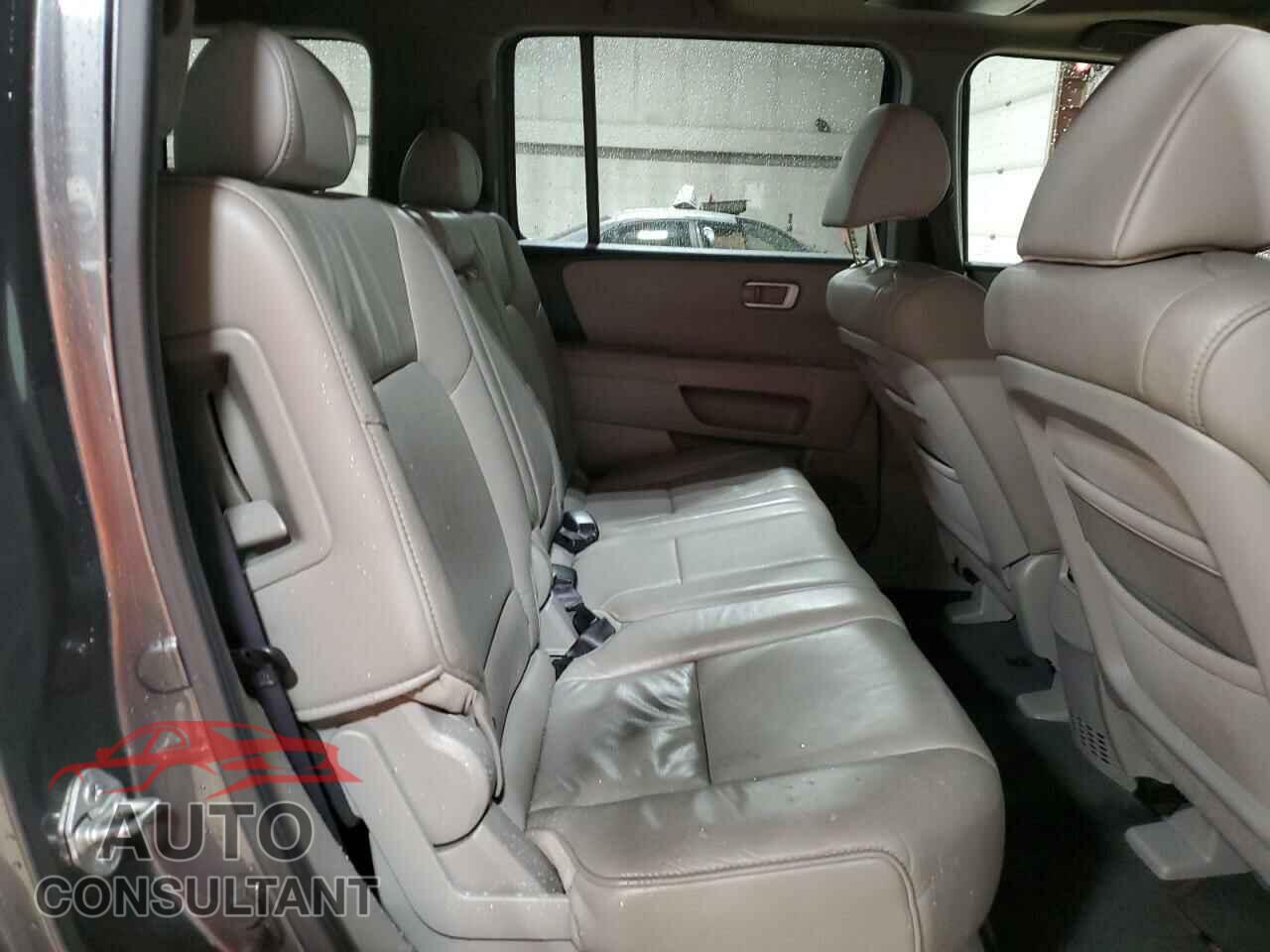 HONDA PILOT 2011 - 5FNYF4H73BB077010