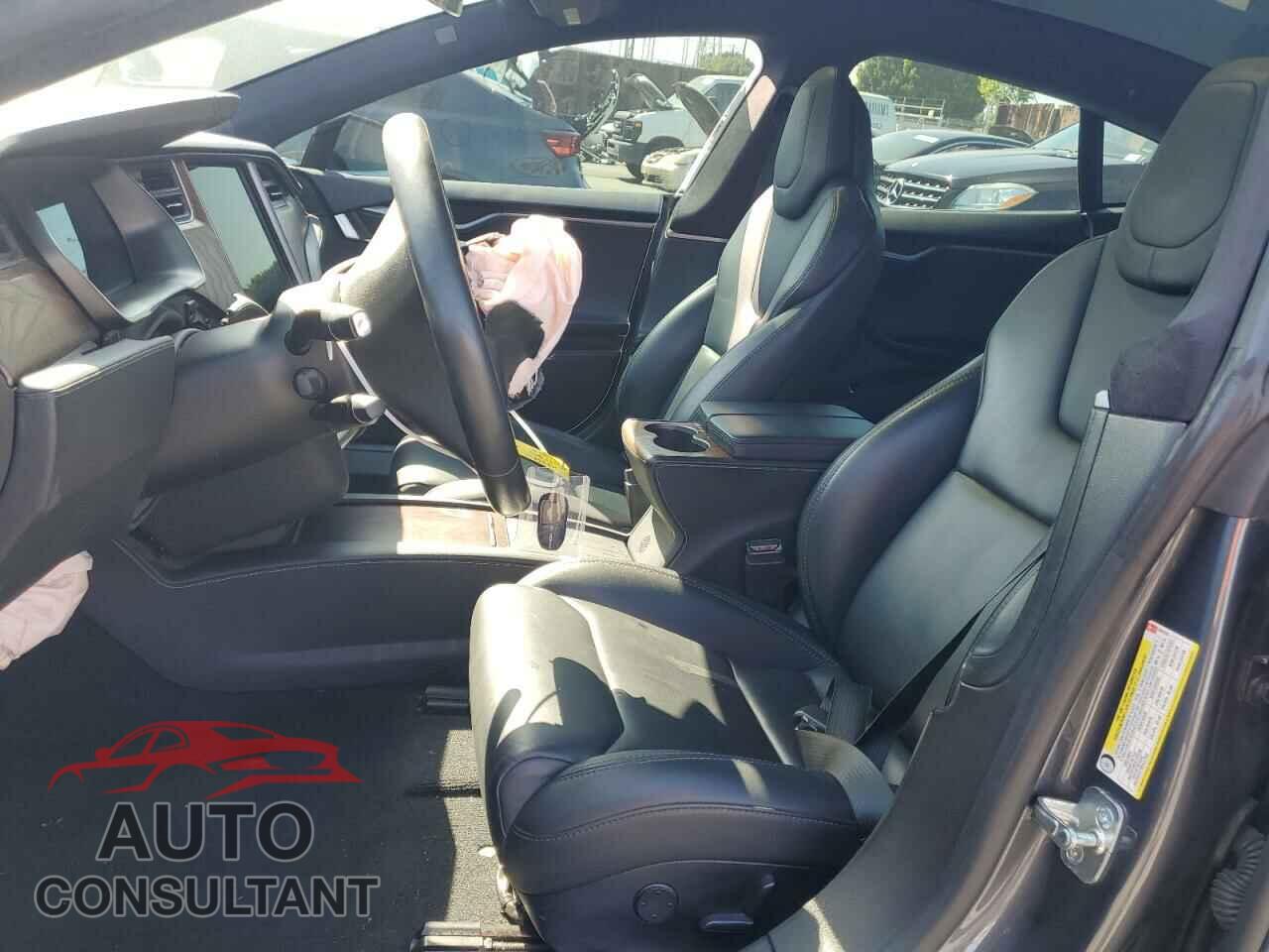 TESLA MODEL S 2019 - 5YJSA1E2XKF305595