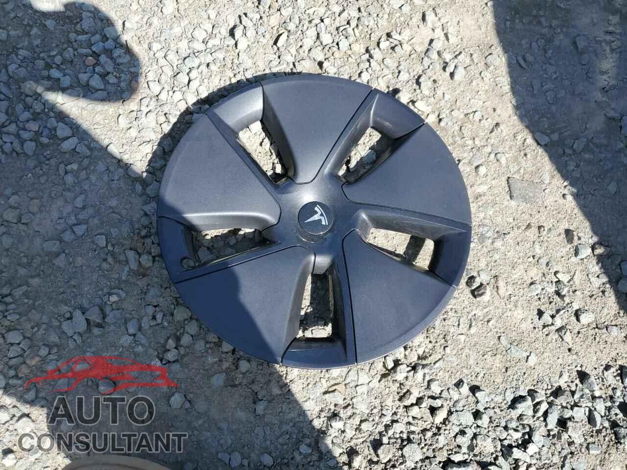 TESLA MODEL 3 2022 - 5YJ3E1EA5NF376045