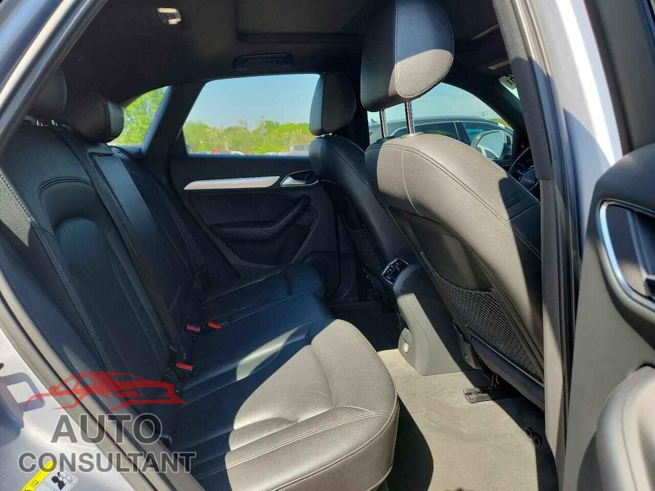 AUDI Q3 2016 - WA1BFCFS3GR016095
