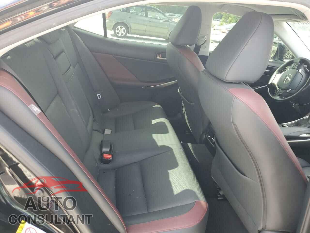 LEXUS IS 2017 - JTHBA1D23H5051433