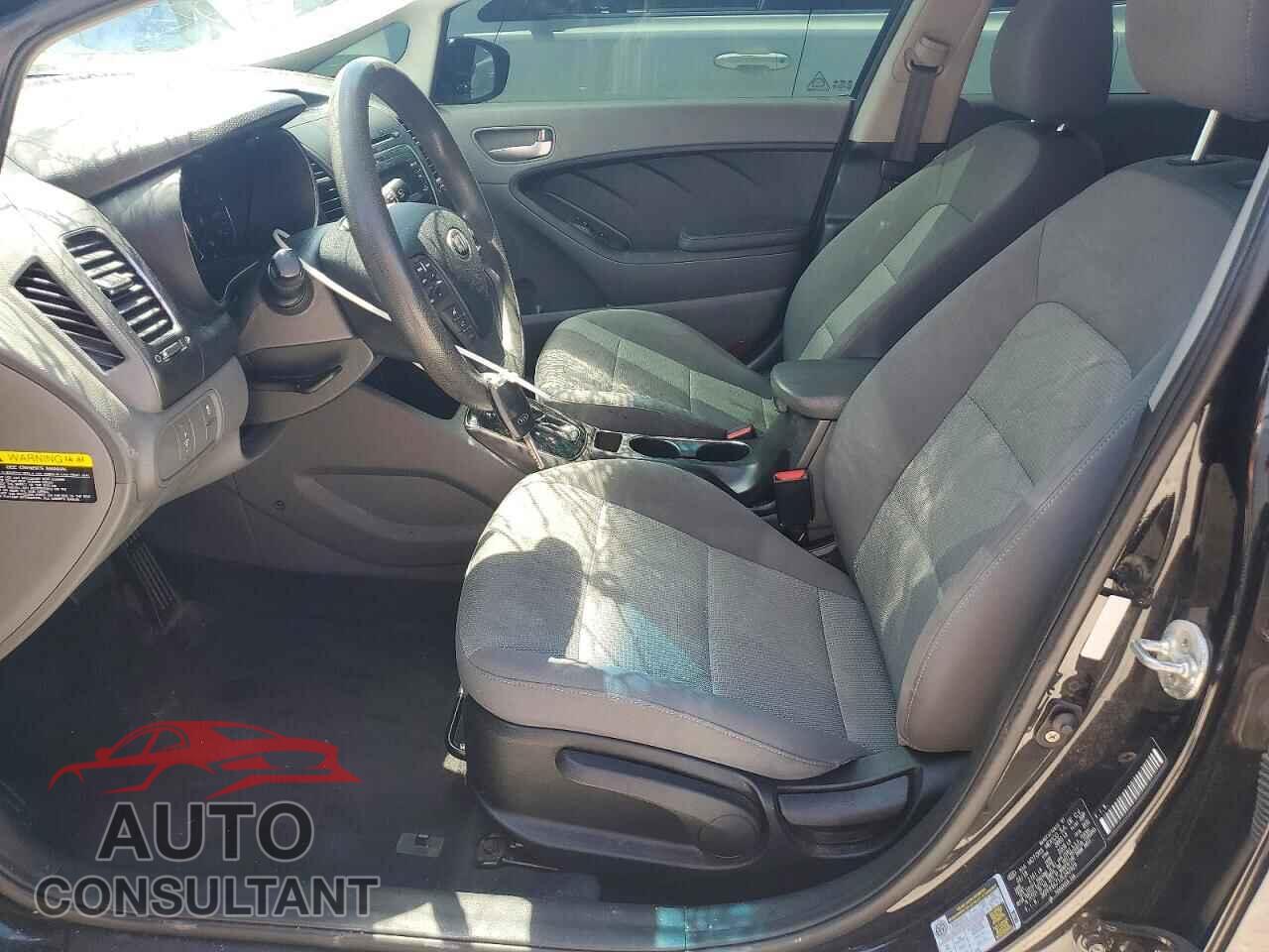 KIA FORTE 2018 - 3KPFK4A71JE243929
