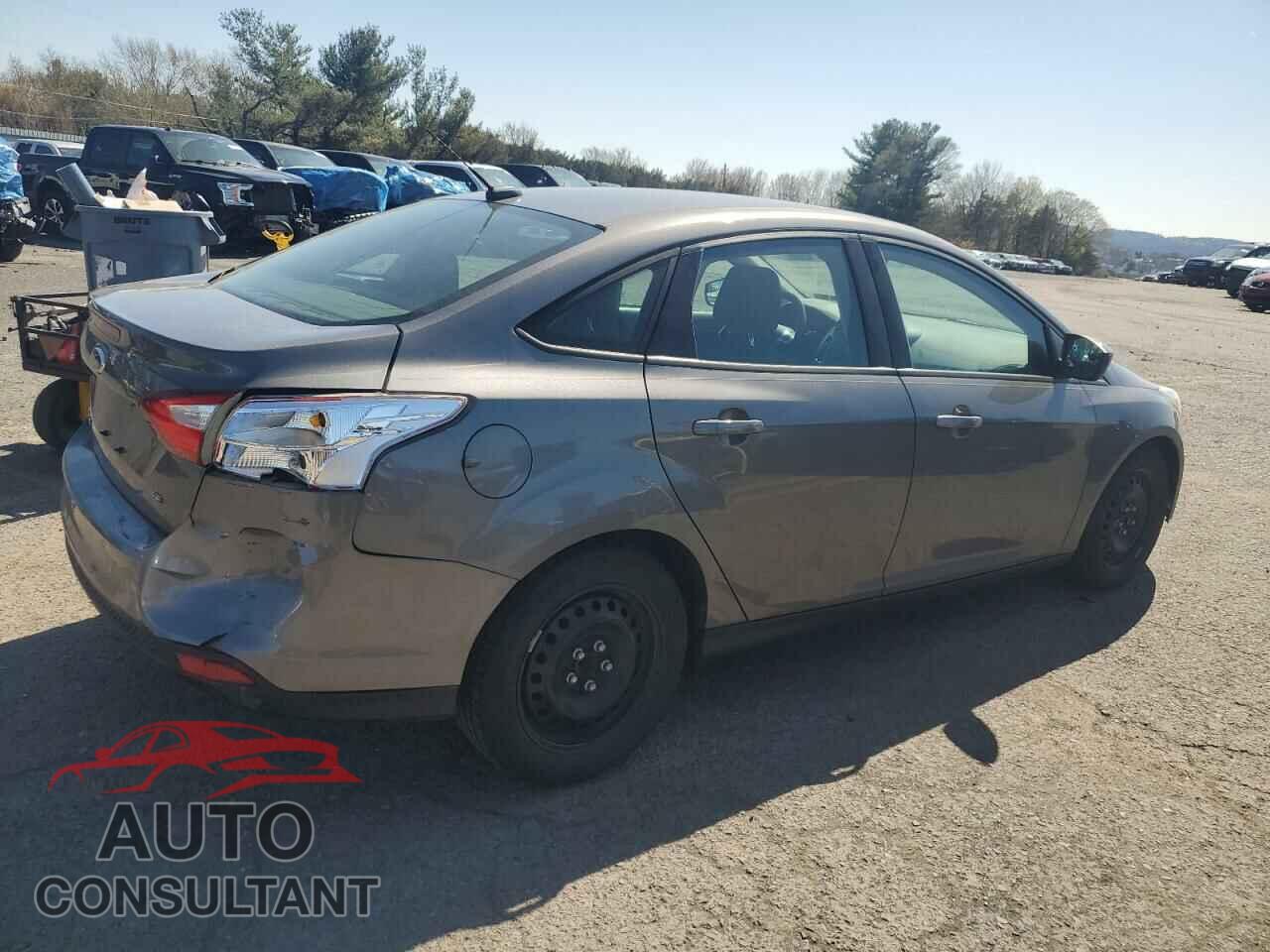 FORD FOCUS 2012 - 1FAHP3F28CL327411