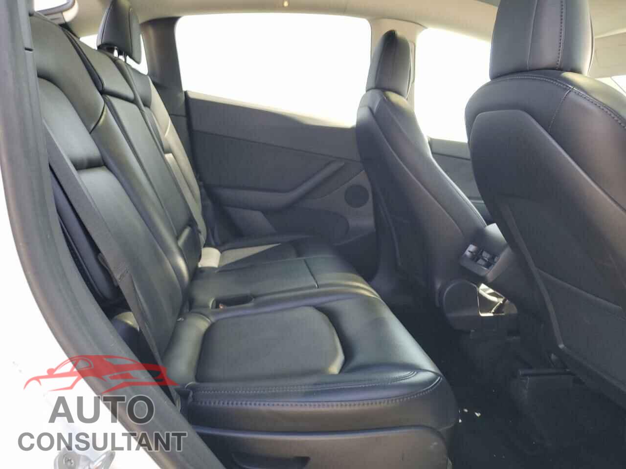 TESLA MODEL Y 2022 - 7SAYGAEE6NF492070