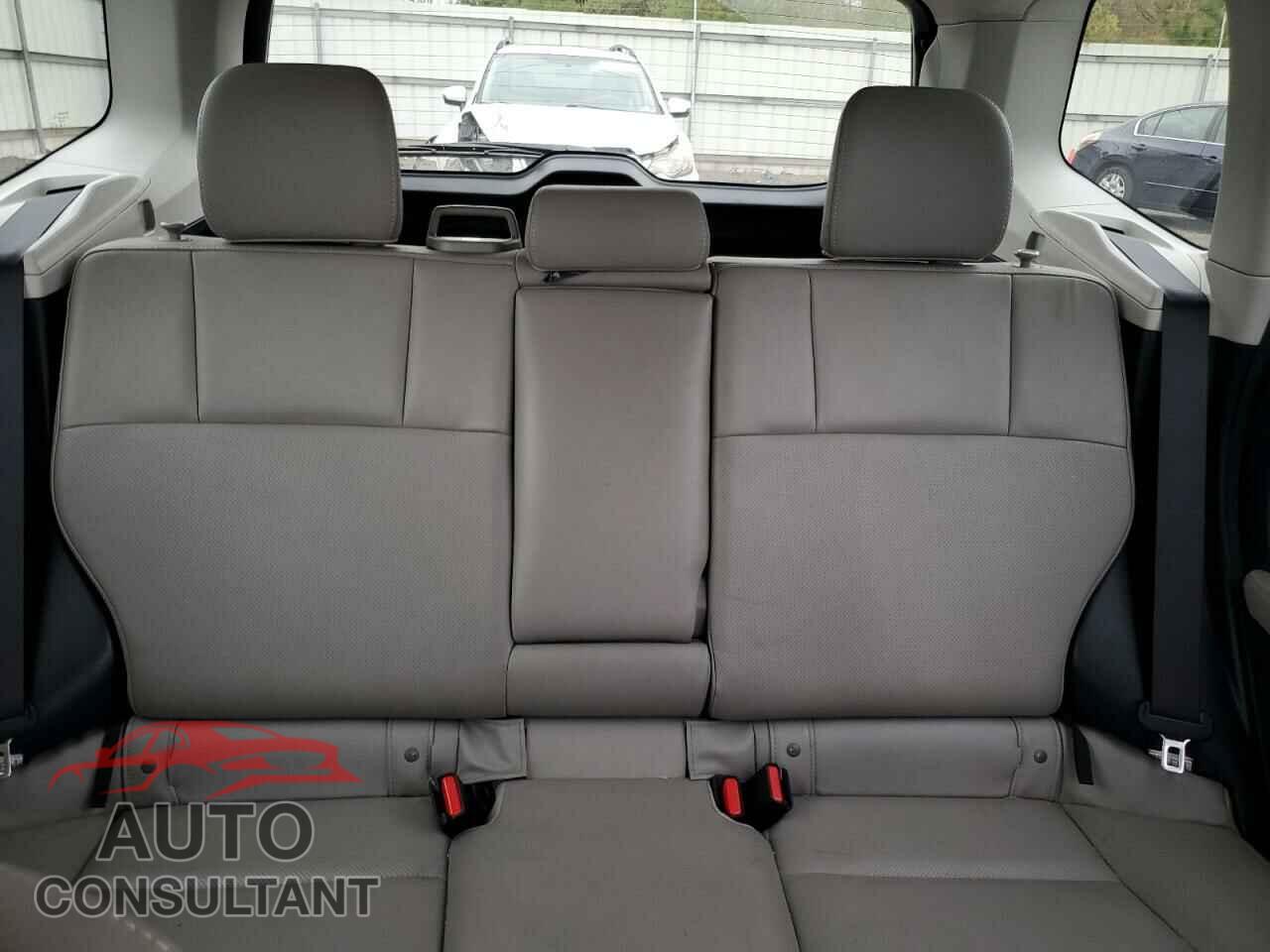 SUBARU FORESTER 2015 - JF2SJAUC1FH527363