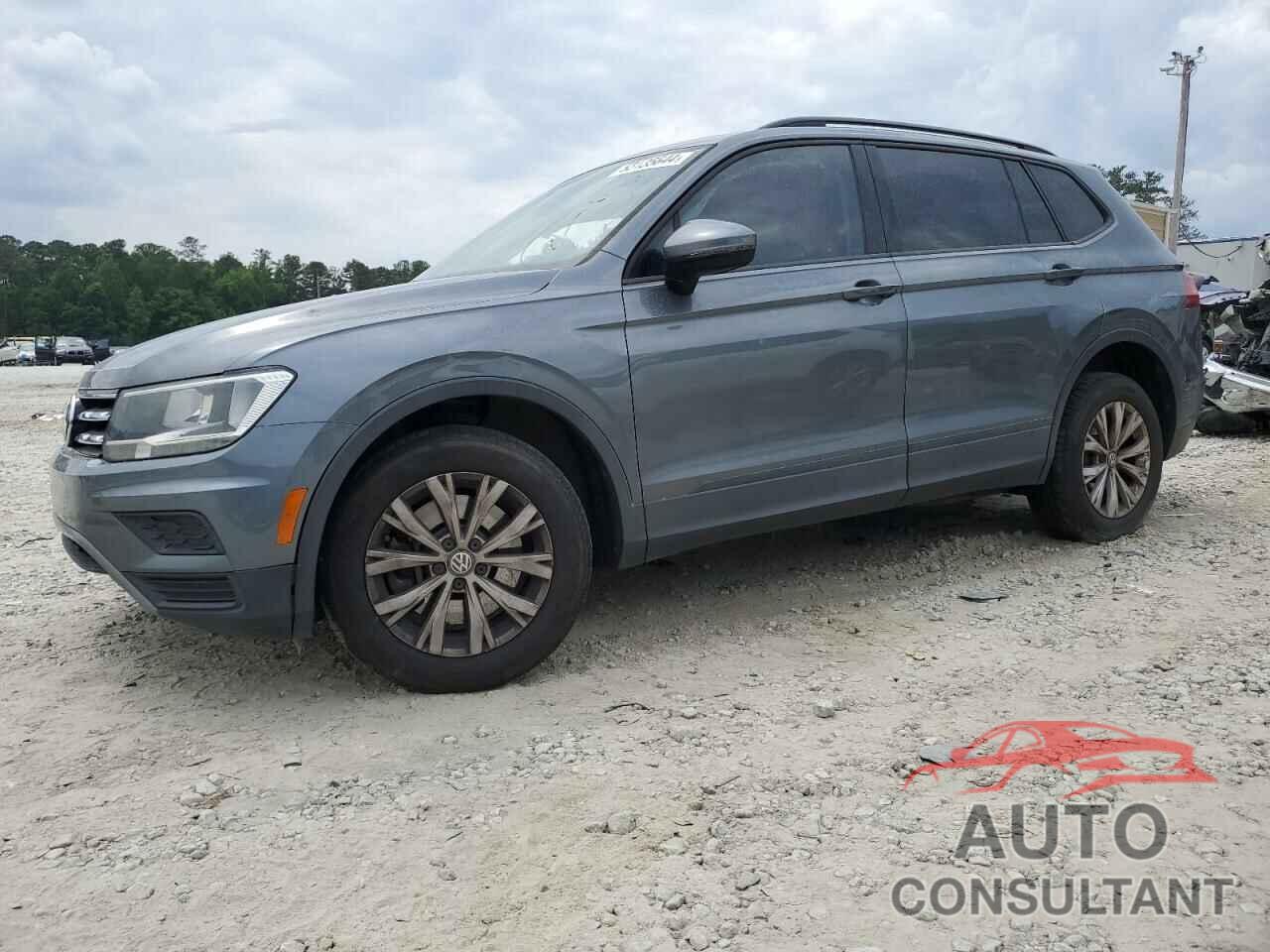 VOLKSWAGEN TIGUAN 2018 - 3VV1B7AX3JM073186