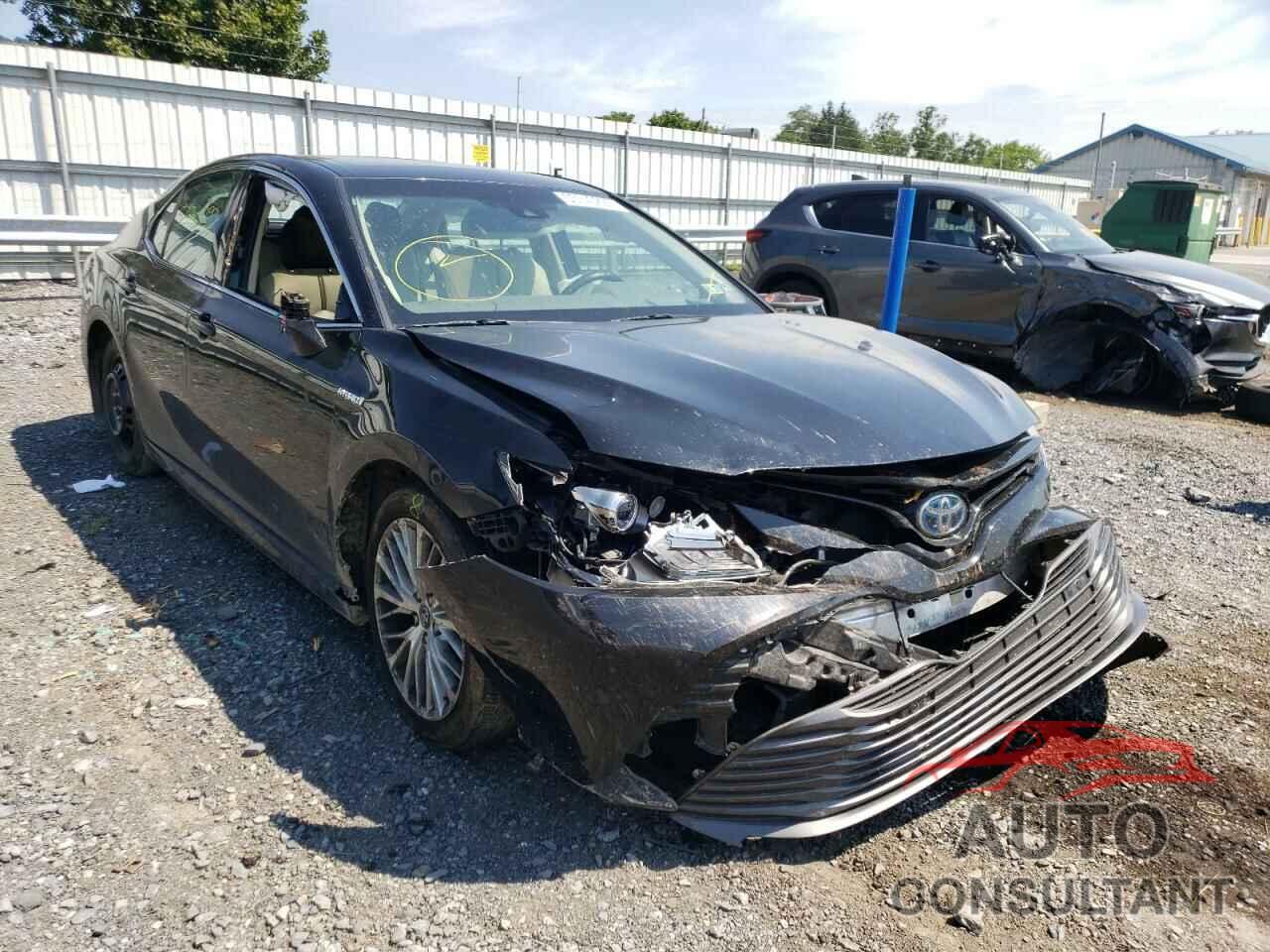 TOYOTA CAMRY 2018 - 4T1B21HK9JU009820