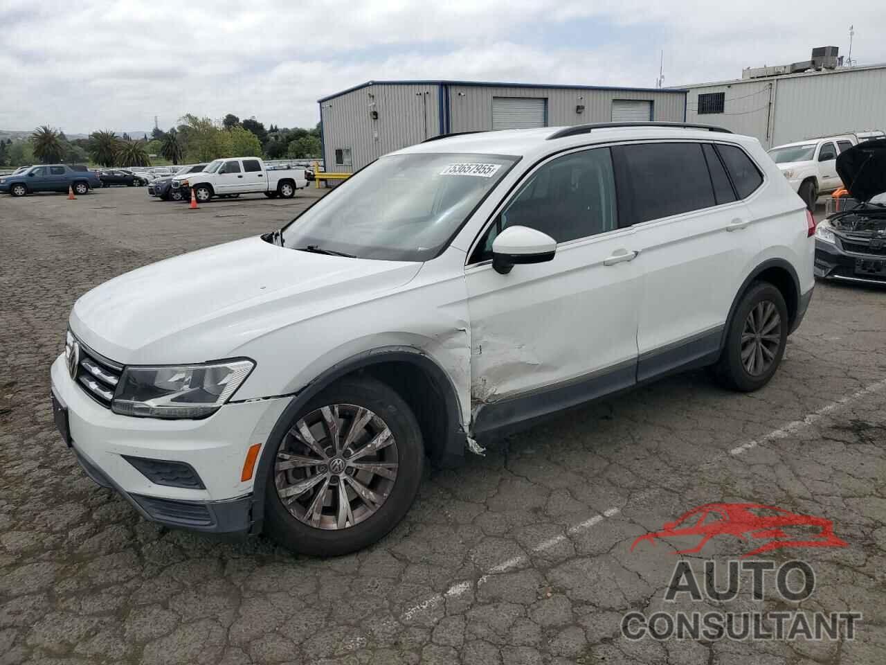 VOLKSWAGEN TIGUAN 2018 - 3VV3B7AXXJM216160