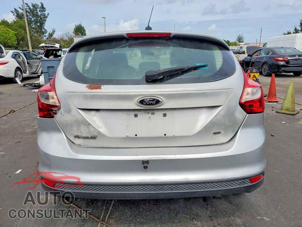 FORD FOCUS 2012 - 1FAHP3K27CL315305