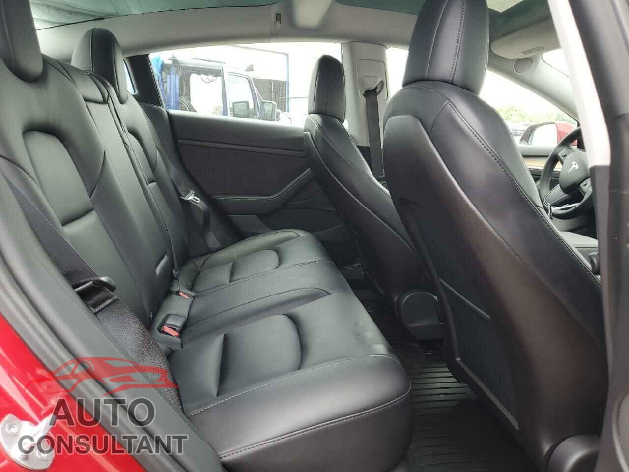 TESLA MODEL 3 2021 - 5YJ3E1EA5MF988597
