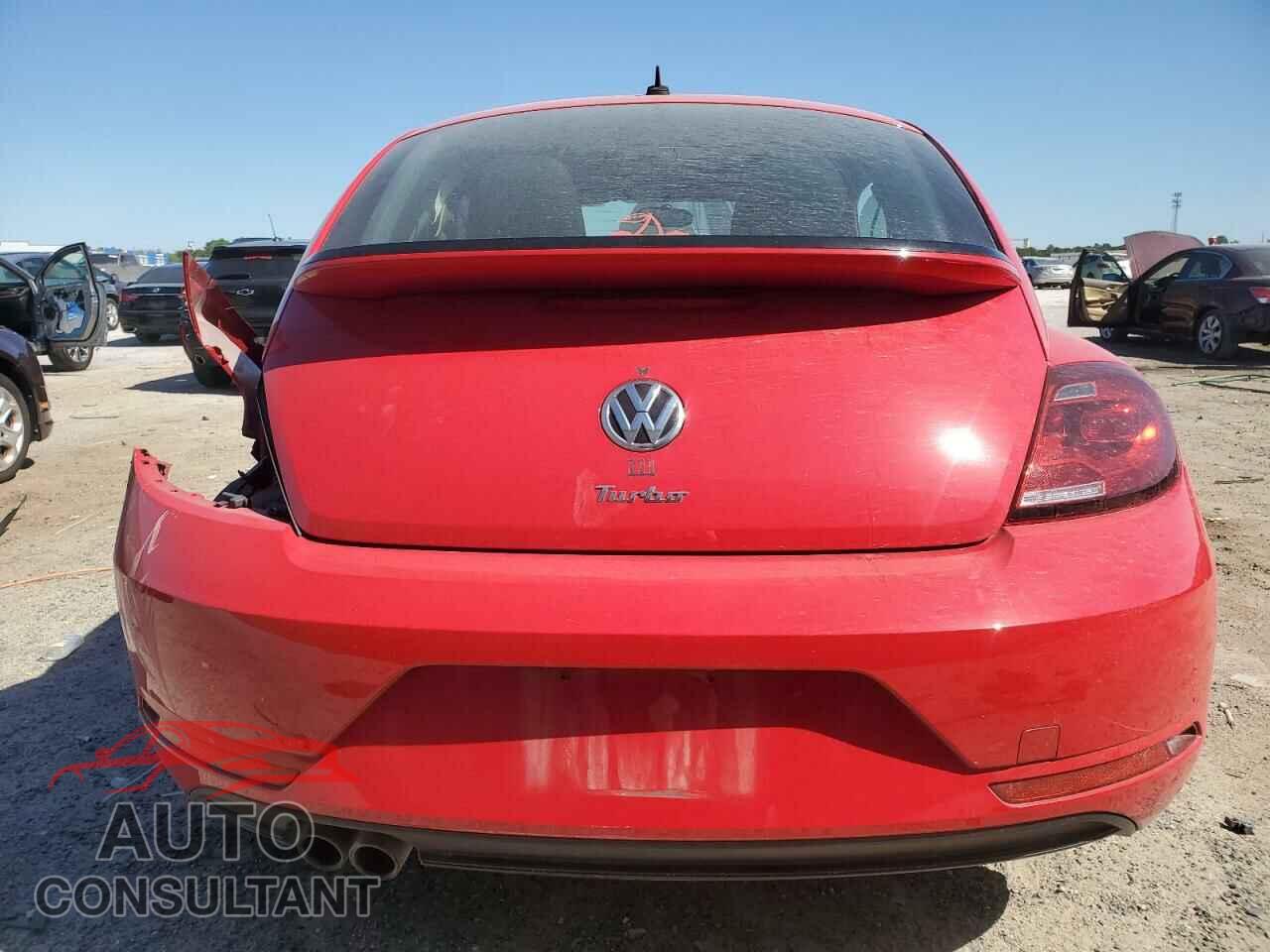VOLKSWAGEN BEETLE 2019 - 3VWFD7AT9KM718059