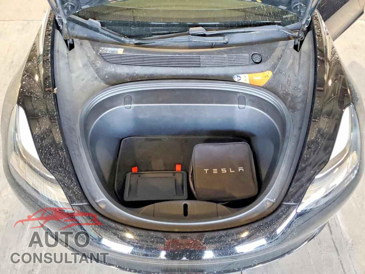 TESLA MODEL 3 2018 - 5YJ3E1EA4JF008448