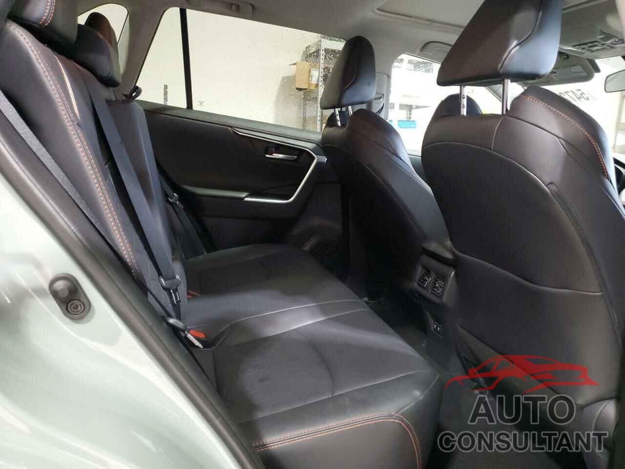 TOYOTA RAV4 2019 - 2T3J1RFV5KC018275