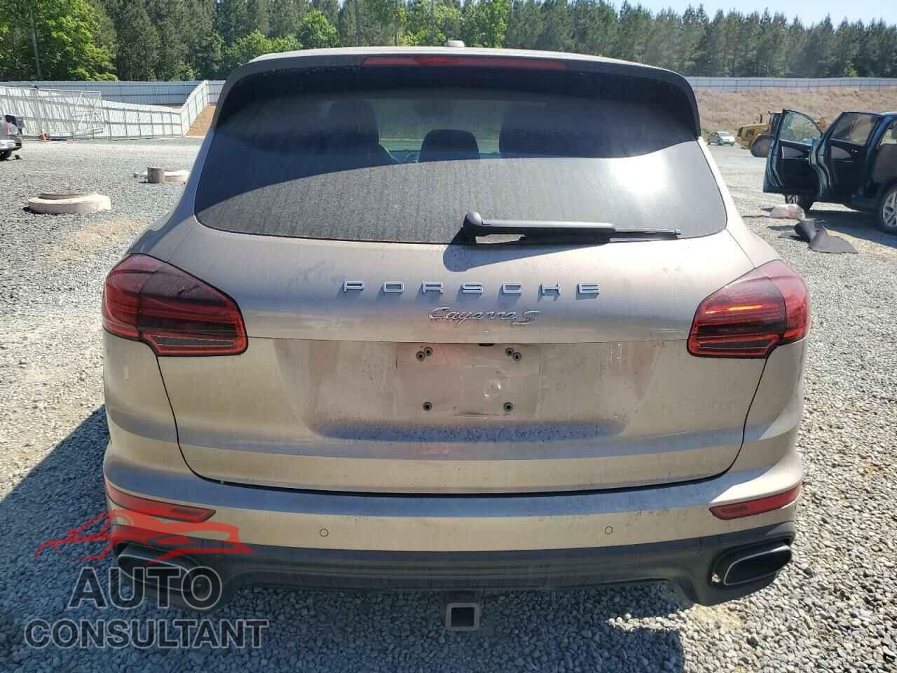 PORSCHE CAYENNE 2016 - WP1AA2A25GKA37765