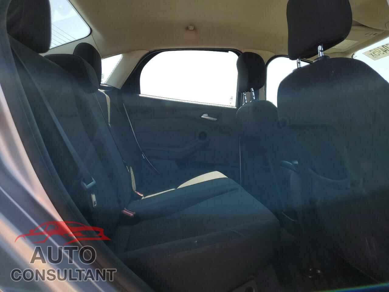 FORD FOCUS 2016 - 1FADP3F20GL214069