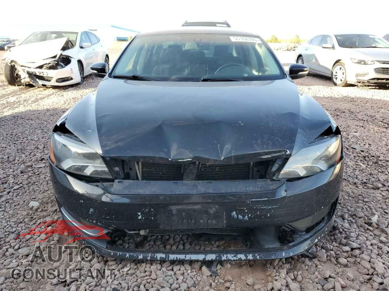 VOLKSWAGEN PASSAT 2015 - 1VWAT7A30FC116848