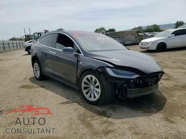 TESLA MODEL X 2017 - 5YJXCDE21HF056145
