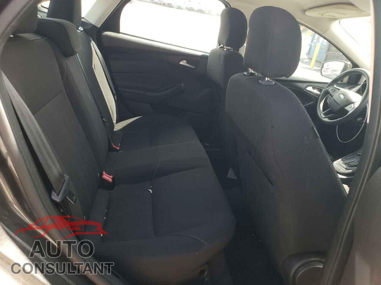 FORD FOCUS 2016 - 1FADP3F21GL316304