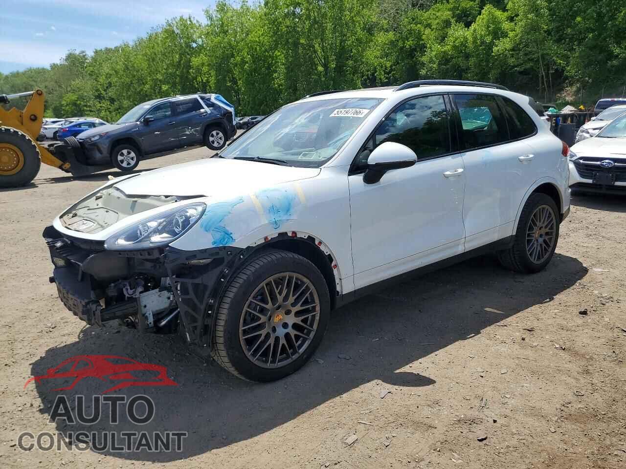 PORSCHE CAYENNE 2017 - WP1AA2A29HKA82659