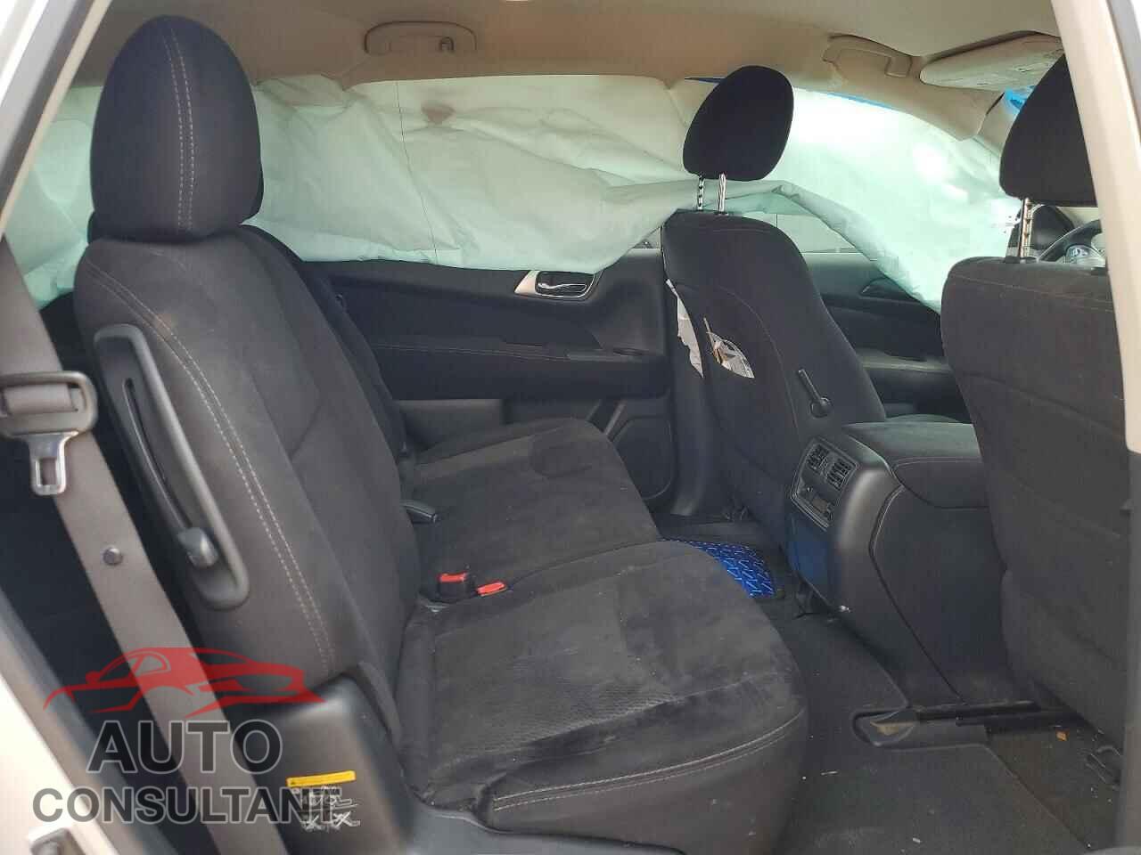 NISSAN PATHFINDER 2015 - 5N1AR2MN8FC624918