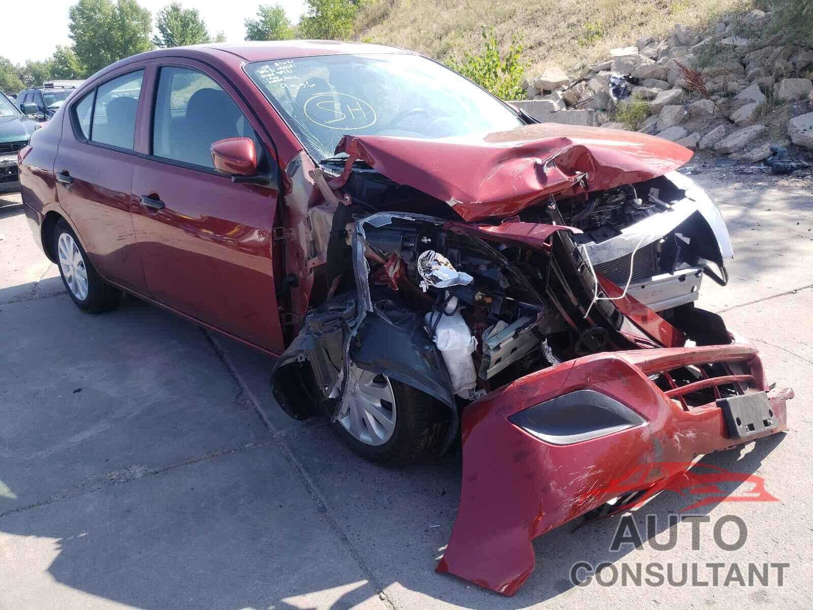 NISSAN VERSA 2017 - 3N1CN7AP9HL818279