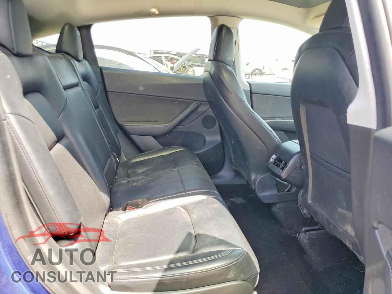 TESLA MODEL Y 2021 - 5YJYGAEE4MF179871