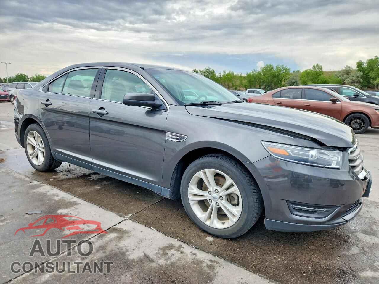 FORD TAURUS 2018 - 1FAHP2E88JG136335