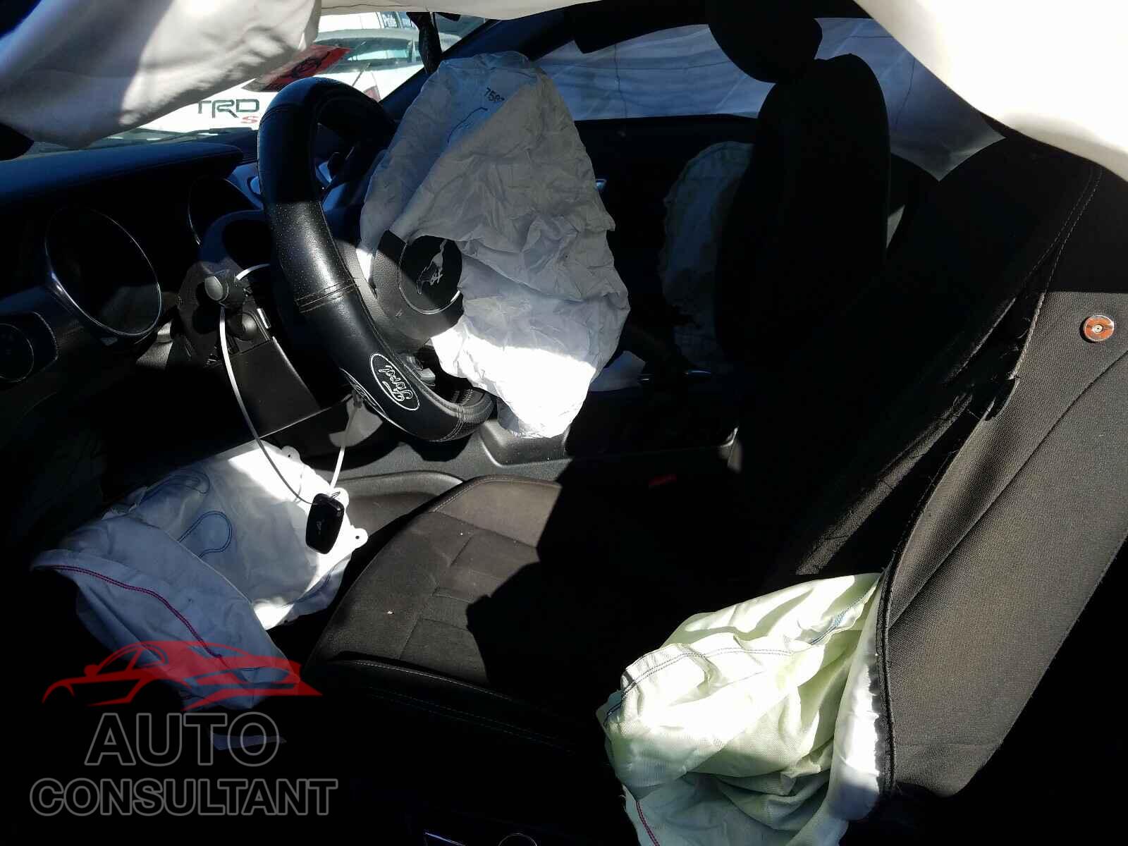 FORD MUSTANG 2018 - 1FA6P8TH2J5159831
