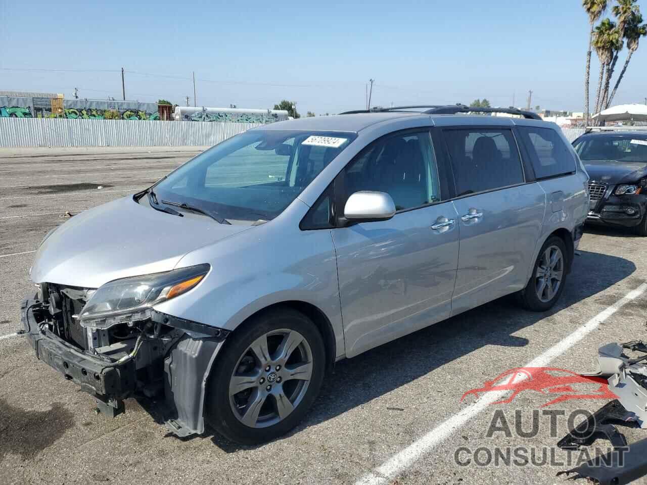 TOYOTA SIENNA 2018 - 5TDXZ3DC7JS913413