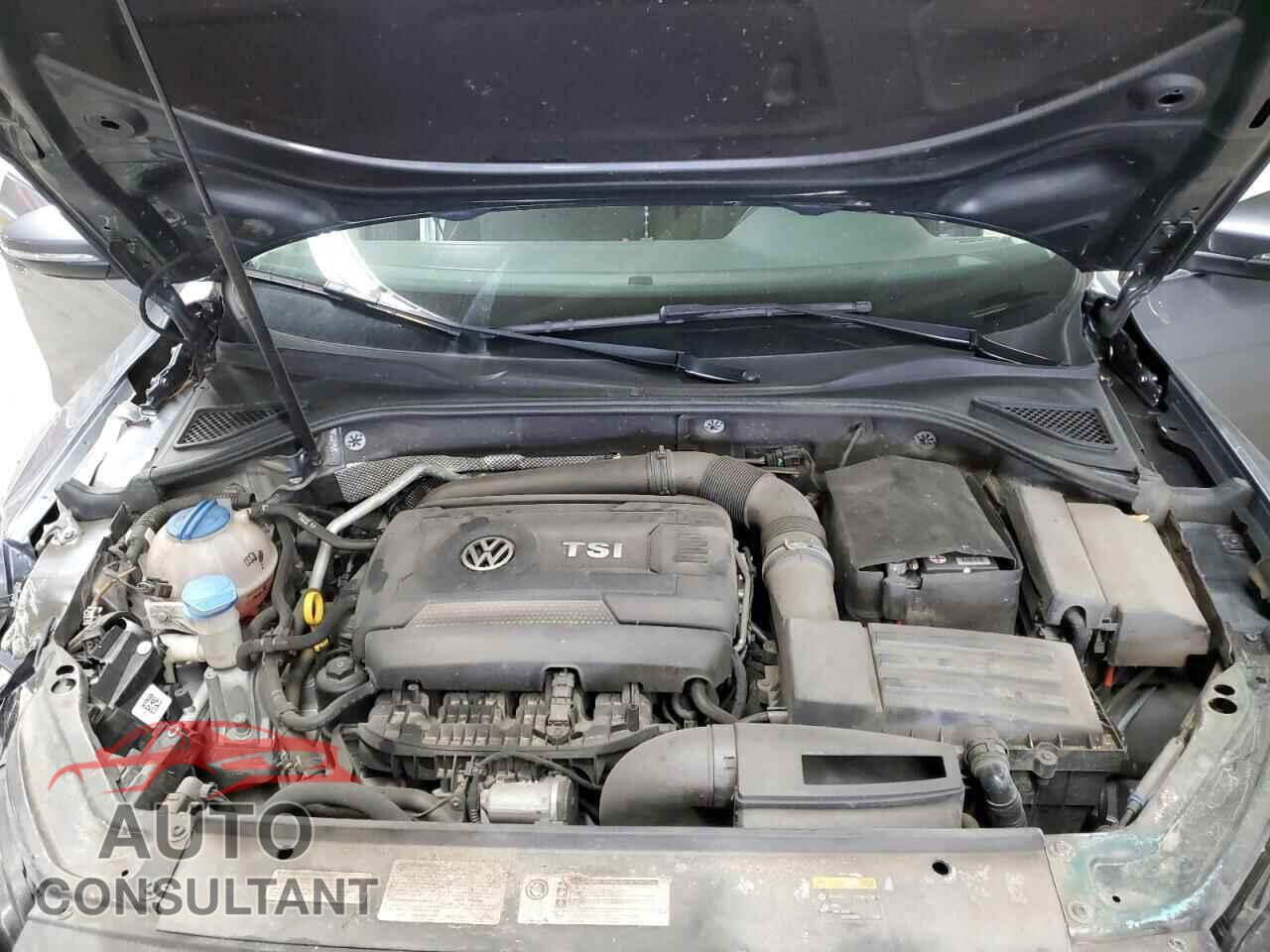 VOLKSWAGEN PASSAT 2017 - 1VWAT7A38HC006830