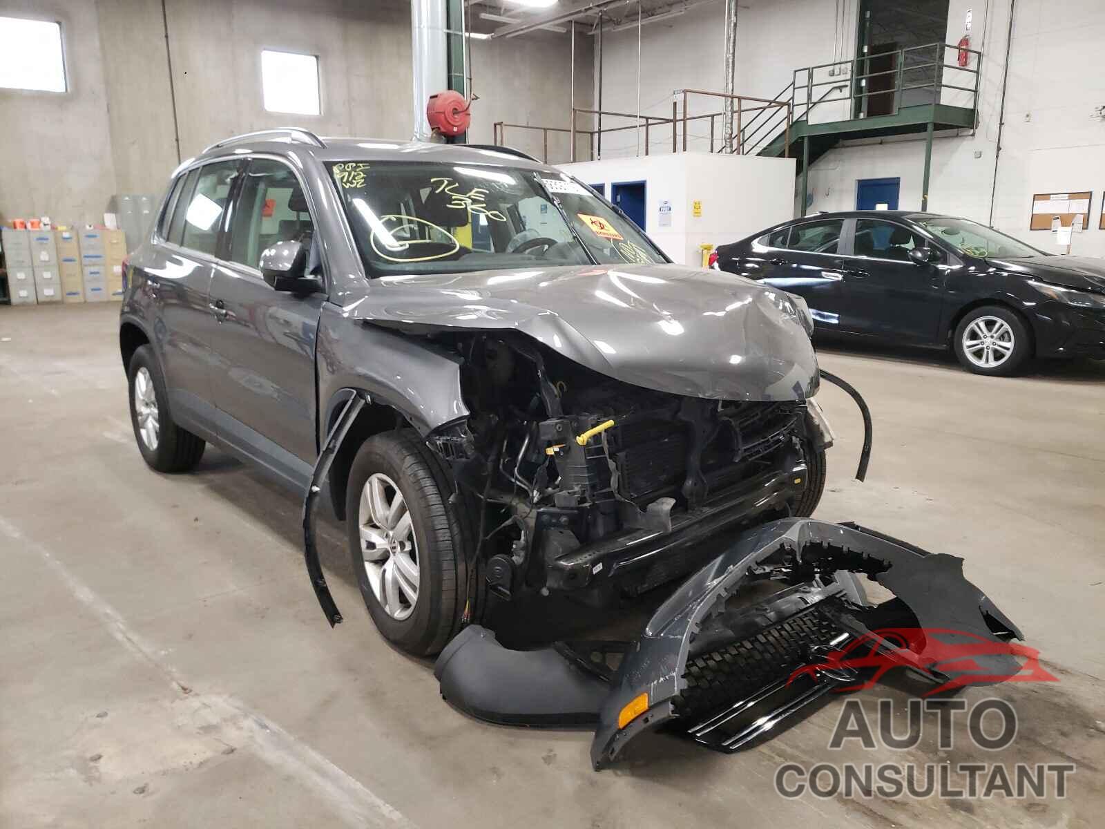 VOLKSWAGEN TIGUAN 2016 - WVGBV7AX4GW561240