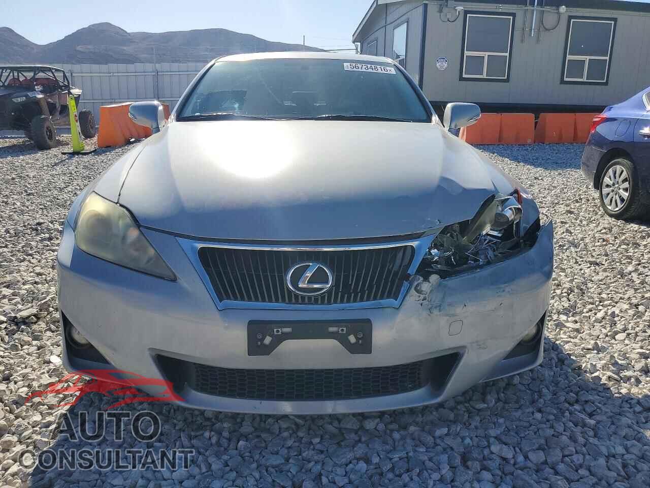 LEXUS IS 2011 - JTHBF5C23B5151257