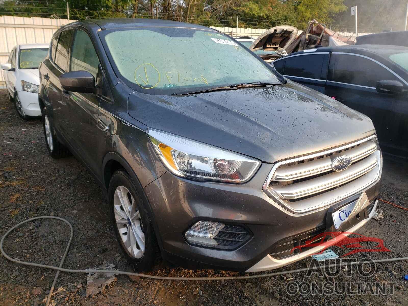 FORD ESCAPE 2017 - 1FMCU9G98HUD02176