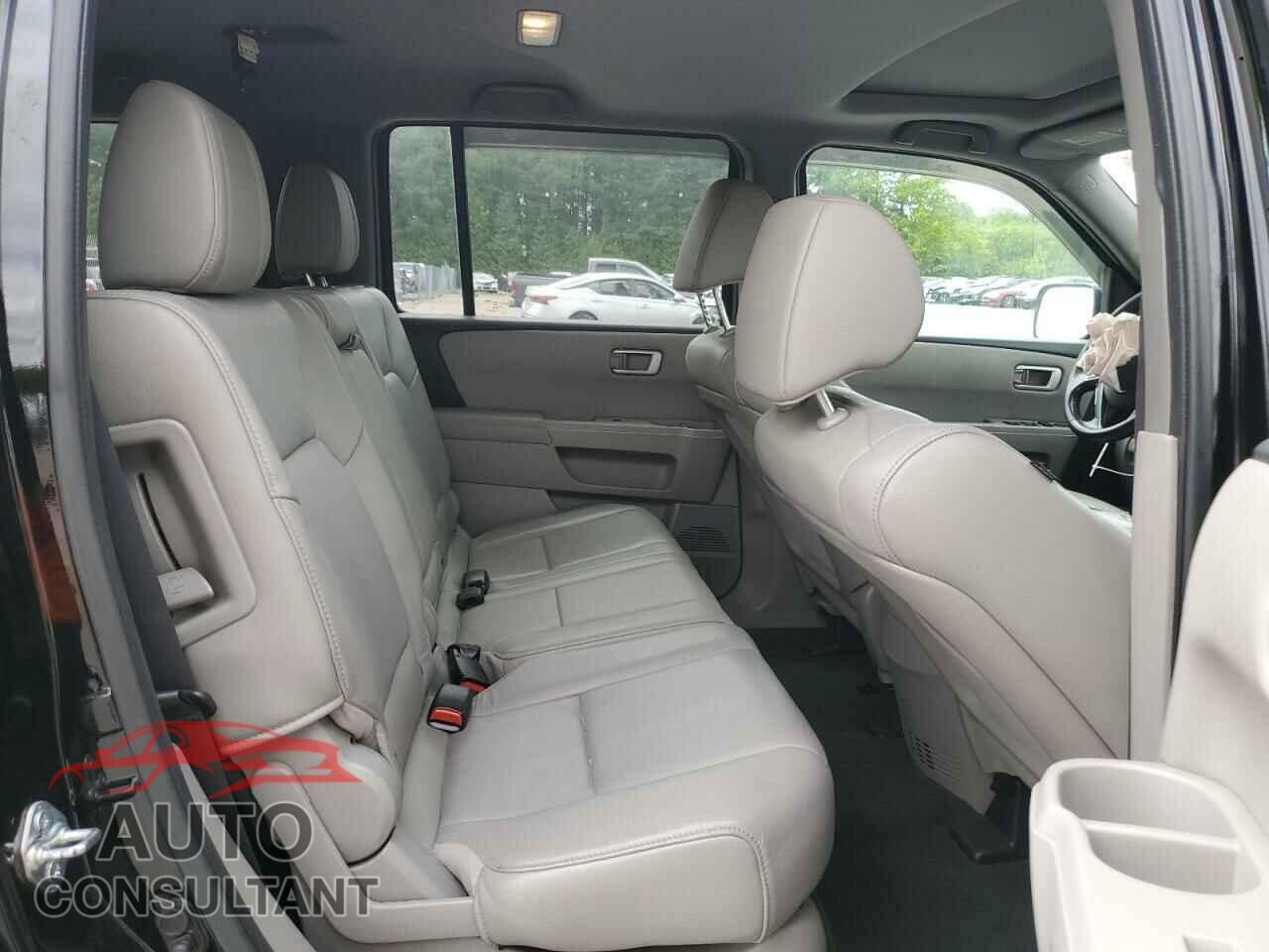 HONDA PILOT 2015 - 5FNYF4H5XFB009663