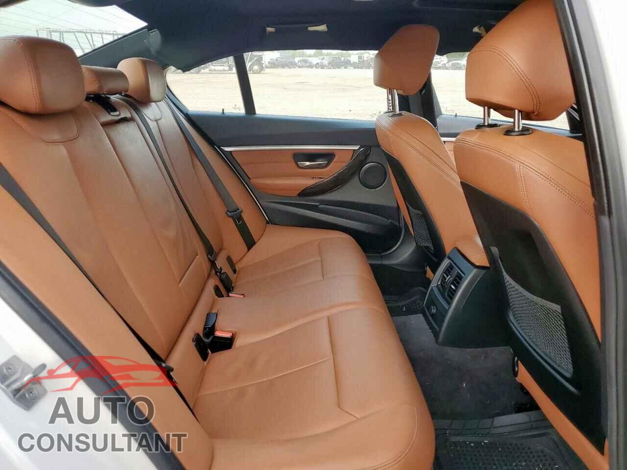 BMW 3 SERIES 2017 - WBA8B9G39HNU55152