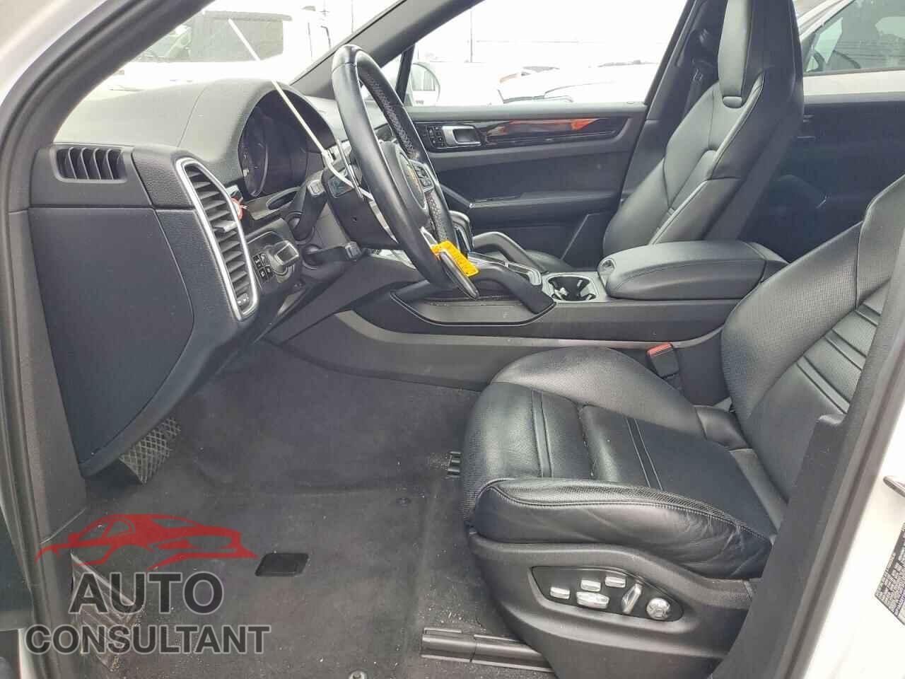 PORSCHE CAYENNE 2019 - WP1AA2AY1KDA10970